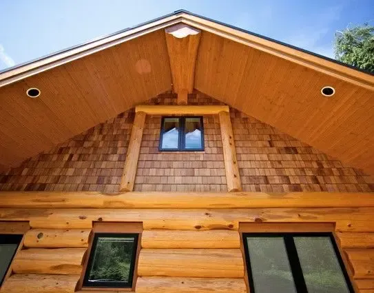 加拿大现代木屋设计中的深色石材之美(图1)